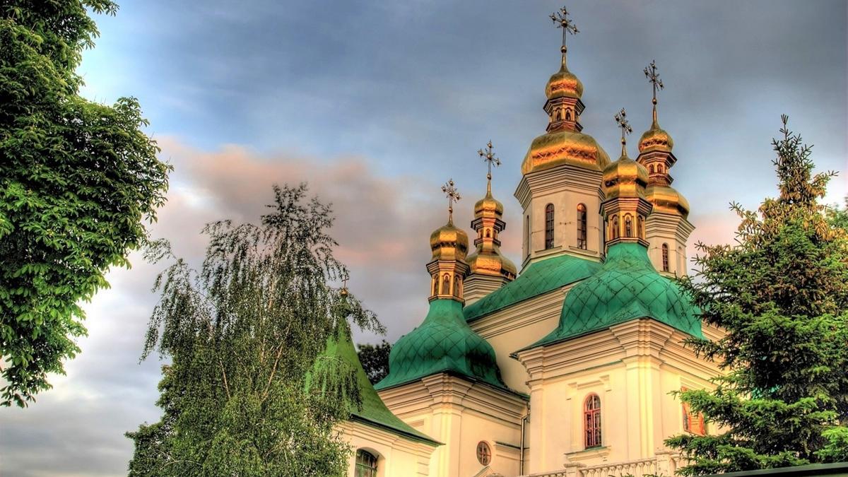 За какие грехи Бог может покарать на Троицу в 2023 году: что можно и что нельзя делать в этот день